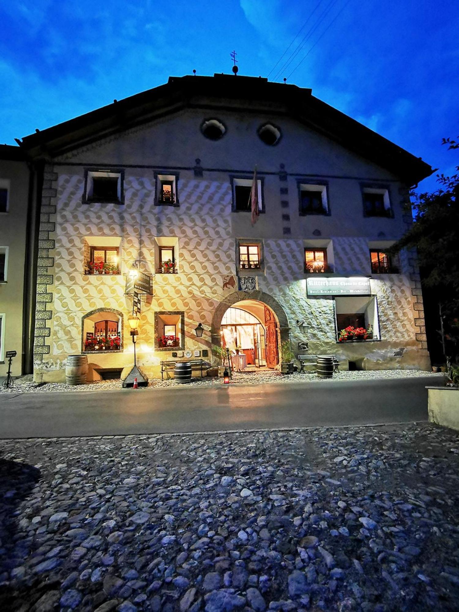 Chasa De Capol - Historische Gaststaette & Weinkellerei Hotel Santa Maria Val Muestair Exterior photo